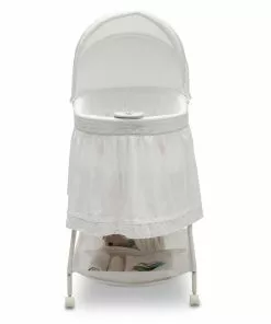 Delta Children Deluxe Sweet Beginnings Bassinet