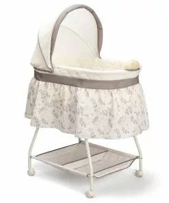 Delta Children Deluxe Sweet Beginnings Bassinet