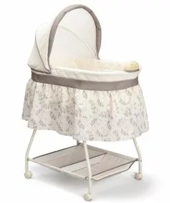 Delta Children Deluxe Sweet Beginnings Bassinet