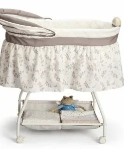 Delta Children Deluxe Sweet Beginnings Bassinet