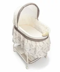 Delta Children Deluxe Sweet Beginnings Bassinet