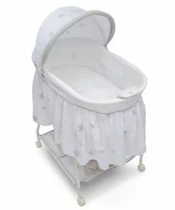 Delta Children Deluxe Sweet Beginnings Bassinet