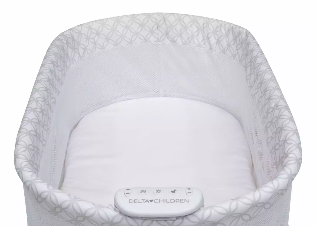 Delta Children Bassinets Sweet Dreams Bassinet With Airflow Mesh 14 Delta Children Bassinets Sweet Dreams Bassinet With Airflow Mesh