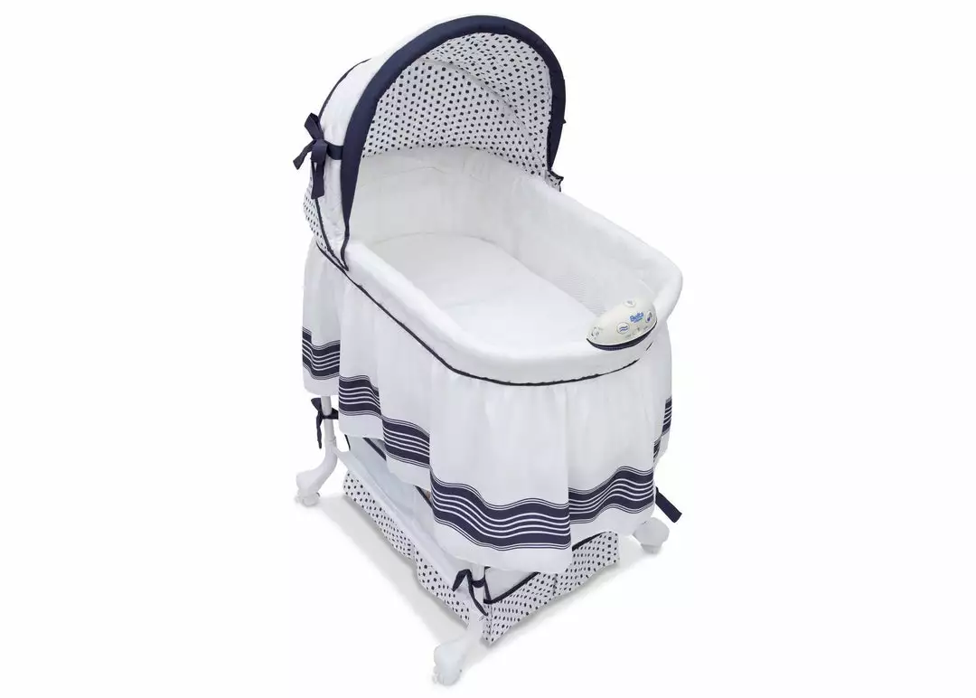 Delta Children Gliding Bassinet Bassinets 7 Delta Children Gliding Bassinet Bassinets
