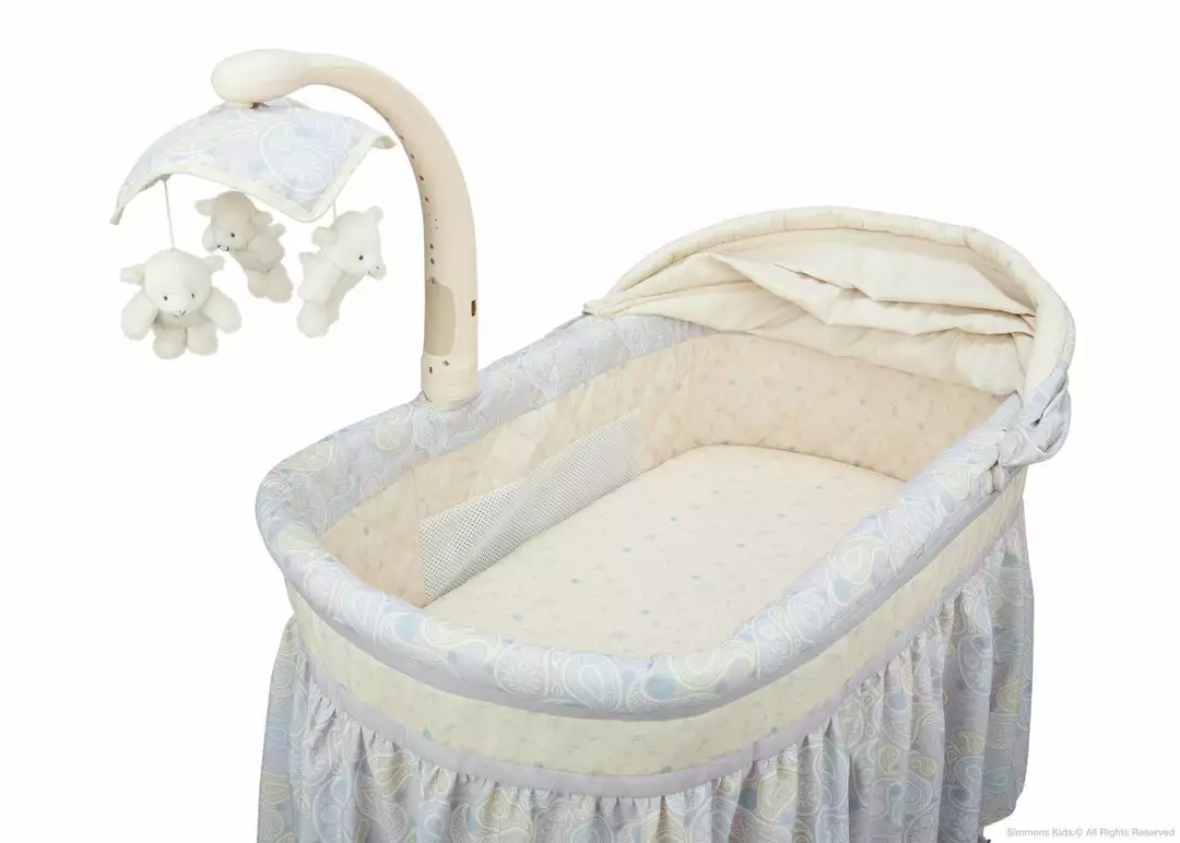 Bassinets Simmons Kids® Deluxe Gliding Bassinet 24 Bassinets Simmons Kids® Deluxe Gliding Bassinet