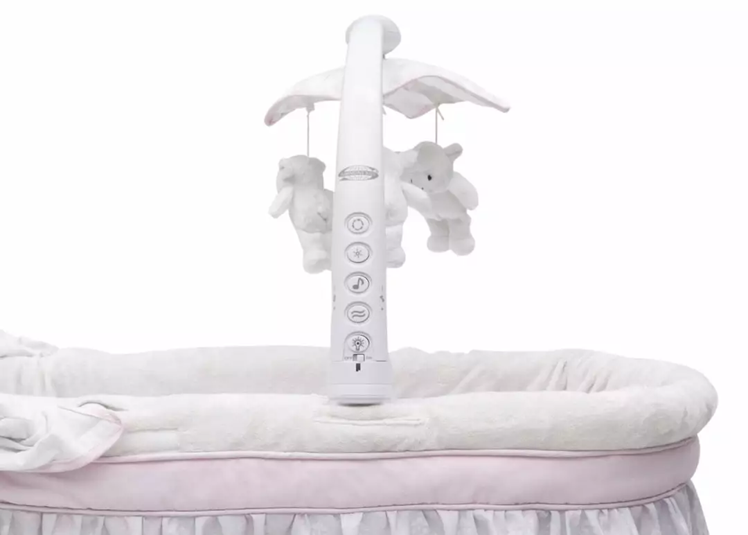 Bassinets Simmons Kids® Deluxe Gliding Bassinet 28 Bassinets Simmons Kids® Deluxe Gliding Bassinet