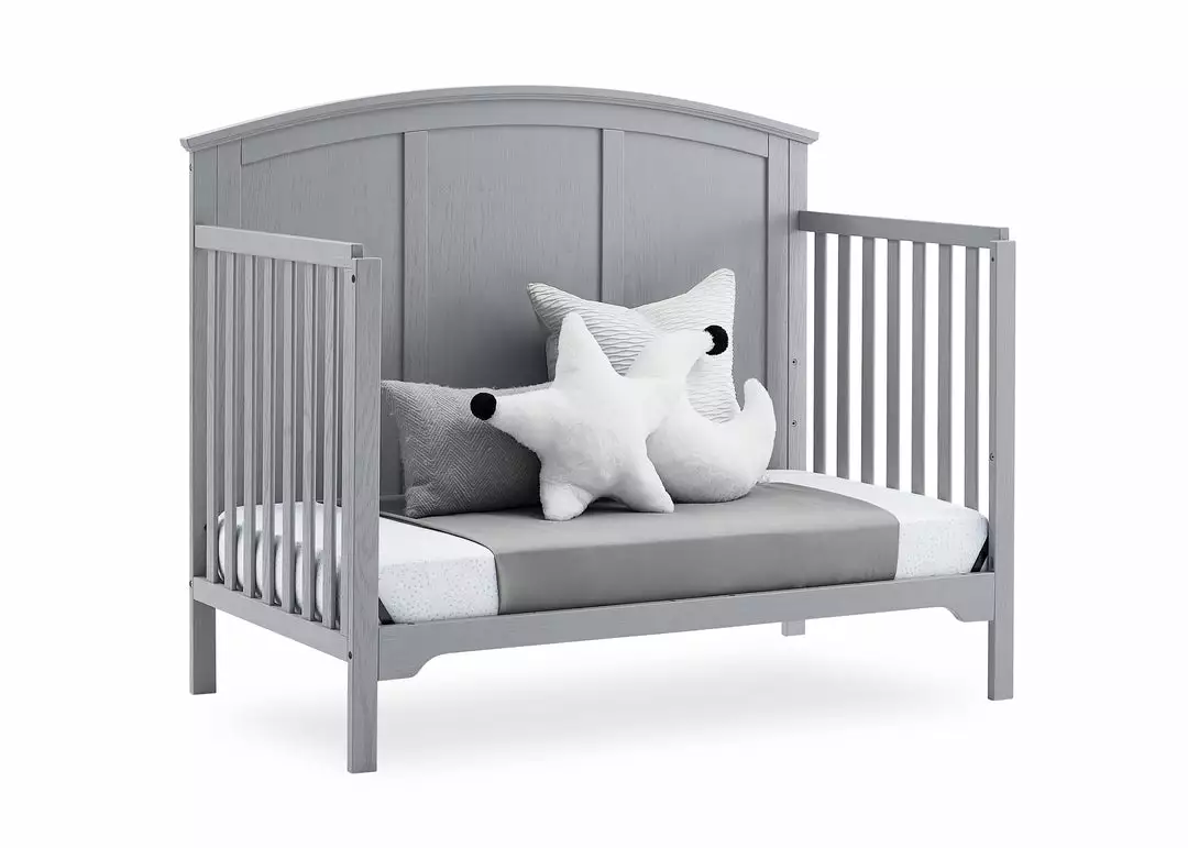 Delta Children Sweet Beginnings Sage Curve Top 6-in-1 Convertible Crib 7 Delta Children Sweet Beginnings Sage Curve Top 6-in-1 Convertible Crib